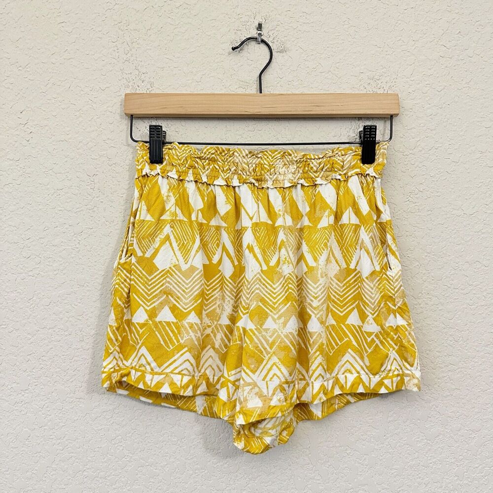 BY ANTHROPOLOGIE Easy Traveler Shorts in Geometric Gold